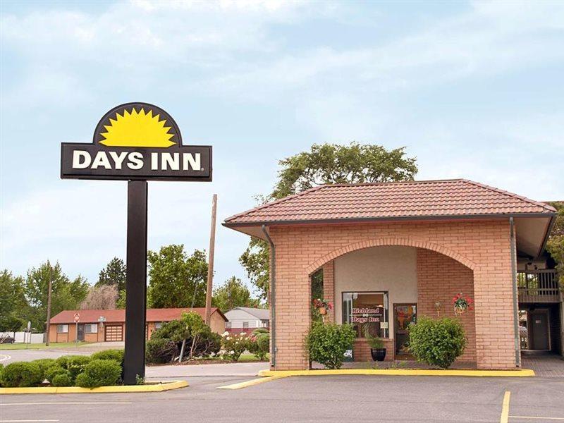 Days Inn By Wyndham ريتشلاند المظهر الخارجي الصورة